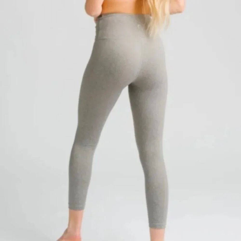 Zyia Cement Croise Crossover Waistband Hi Rise 7/8 Leggings, Size 6-8 - Picture 3 of 8